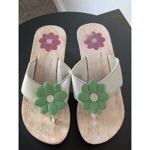 Green Flower Sandle Size 7-8 Women's/Ladies Wedge/Shoes Gently Used